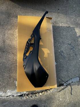 46638569772 Bmw S1000rr M1000r 19-24 Oem Right Side Fuel Tank Trim Panel