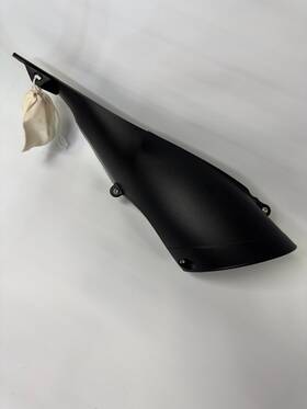 M1907 Buell Original Oe M1907. Xb12x/xt Ulysses Rider Comfort Kit. Rh Cooling Duct. 1ak