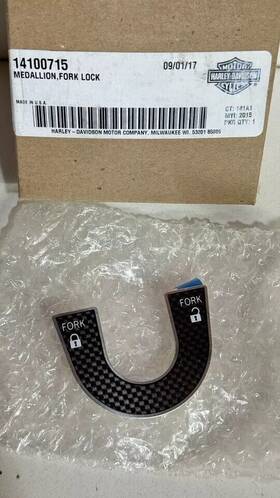 14100715 Harley-davidson Oem Fork Lock Medallion 15/16 Road Glide