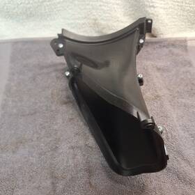 29200137 Harley-davidson 29200138 20-24 Road Glide Inner Fairing Duct Assembly Black Rh