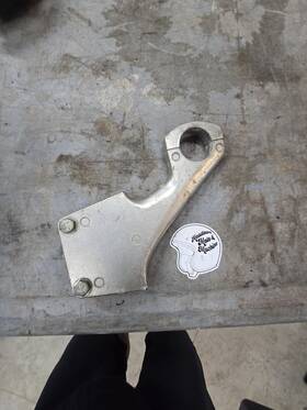 58484-79 Harley-davidson 1979-1983 Flt Tour Glide Fairing Left Lower Mount