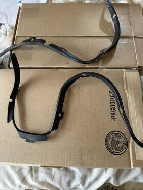 61400063 Harley-davidson 14-23 Oem Left And Right Batwing Inner Front Fairing Trim Seals