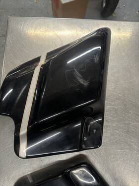 66606-03bdr Harley-davidson 2003 100th Anniversary Side Covers Used Pair Black