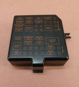 72537-09 Harley-davidson 2007-2011 Road King Flhr Fuse Block Cover