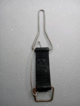 17516-kps-900 Honda 2008 Crf150f Crf150 F Gas Fuel Tank Mount Strap