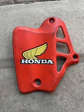 19072-ka4-730 Honda Oem 1984 Cr250r Left Radiator Shroud Nice Condition