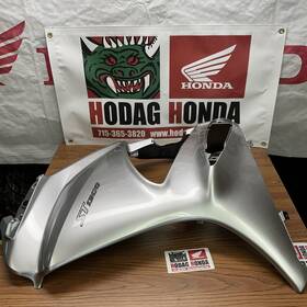 64350-mcs-a70za Honda St1300 Left Middle Cowl 2007 Has Repairable Corner