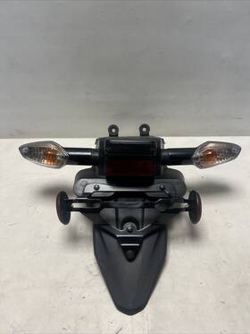 80100-kpp-t000 Honda 2015- 2019 Cbr 300r Fender Rear Tail Section Bracket Turn Lights Oem