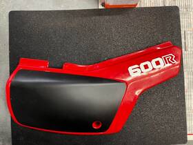 835a0-mg2-000za Honda Oem Xl600 R.h. Side Cover Monza Red P/n