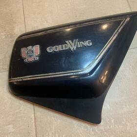 83600-463-000 Honda 80-83 Gl1100 Right Side Fairing Cover Panel Goldwing 1100. Pins Intact