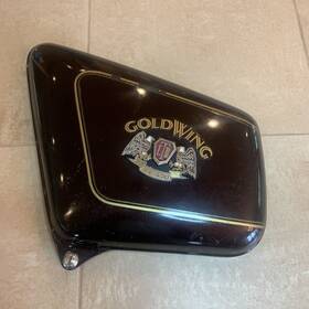 83750-371-980zl Honda Rare 1976 Ltd Gl1000 Left Battery Side Panel With Badge