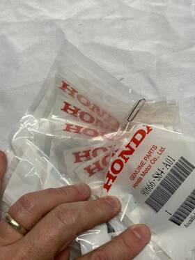 90666-s84-a01 Honda New Genuine Clip Snap Fitting Oem Six Pack