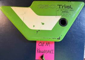 36001-050-2g Kawasaki Genuine 1975 Trial Kt250 Left Side Cover Panel 36001-050 1976 Kt 250