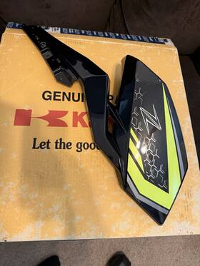 49133-0032-660 Kawasaki Z400 Fairing Shroud Outer Rh