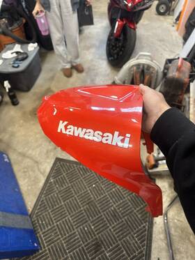 51026-5031-777 Kawasaki 2005 2006 Ninja Zx6r 636 Oem Front Gas Tank Fuel Cell Fairing Cowl 51026-5031-777 Kawasaki 2005 2006 Ninja Zx6r 636 Oem Front Gas Tank Fuel Cell Fairing Cowl