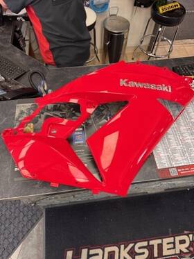 55028-0058 Kawasaki 2006 Ninja Zx14r Zx-14r Side Cowl Fairing Red