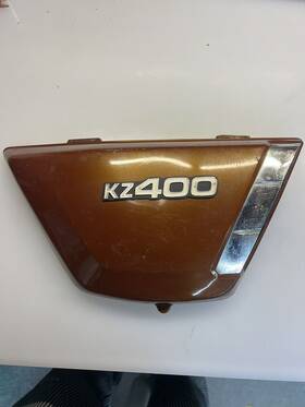 56018-231 Kawasaki Side Cover Right Frame Body Kz400 Kz400d Kz400a 74-78 75 76 77 Dg
