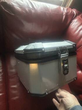 2s001302 Moto Guzzi 2020 V85 Tt Adventure Aluminum Storage Trunk Top Case Mount