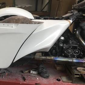 C554 Pmbe Harley Davidson 2009-2023 Curved Stretched Side Covers