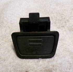 92180-05h01-291 Suzuki 07 Burgman An400 Fuel Lid Lock Button Oem