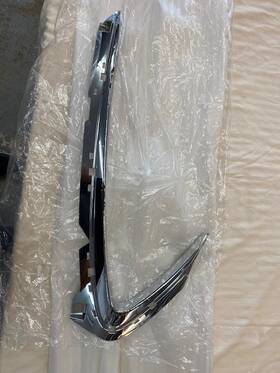94472-10l00 Suzuki Ft23 Hayabusa Side Cover Chrome Trim /