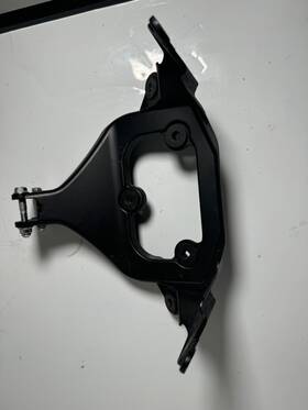 94511-17k00 Suzuki Oem 2017 - 2024 Gsx-r1000 Gsxr1000 Bracket Stay Cowling