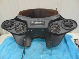 09-1809c Vector Batwing Fairing With 4x 5.25 Inch Speakers 90-16 Softail Fat Boy Flstf