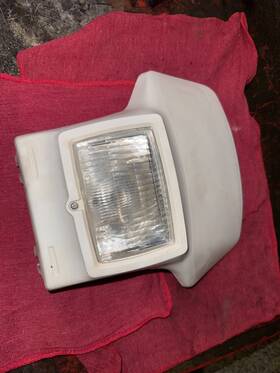 34k8411101 Yamaha 83 84 Tt-600 Headlight And Cowl
