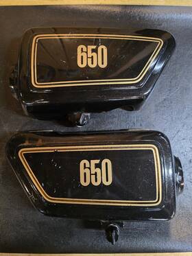 447-21721-01-g3 Yamaha 1977 Xs650 Left/right Side Covers Original Black