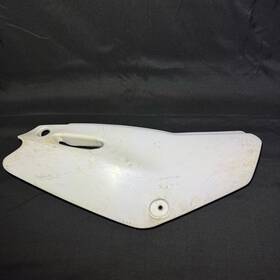 5hp-21721-10-00 Yamaha Oem Ttr125 Ttr125l Ttr125le Right Side Cover Panel Number Plate White