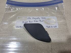 5ru-27476-00-00 Yamaha 2005 Majesty 400 Yp400 Right Rear Heel Guard Filler Panel Cover #925.2-29