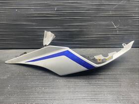 B4s-y2171-00-00 Yamaha 2017 Yzf R1 Right Tail Fairing Plastic Oem #82724