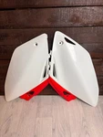 Honda Crf 450 Genuine Oem Side Panels White Red New (b-stock) 83510-MEN Rh. Fixed Price $63.71.