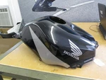 Honda Oem Fuel Tank Shelter Set Type 2004 CBR600RR Ac 83150-MEE-970ZD. Fixed Price $299.98.